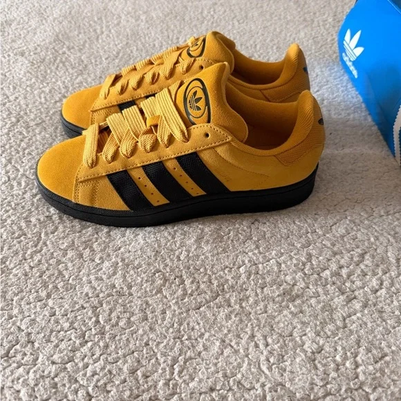 Adidas Campus 00s Gold and Black Sneakers size 8 New